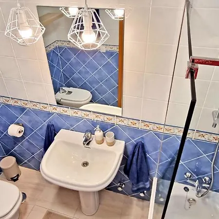 Casa Lalamar, * La Lajita