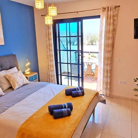 Casa Lalamar, * La Lajita